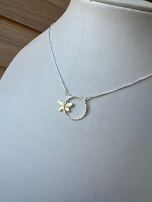 CORDÃO CÍRCULO COM BORBOLETA EM PRATA 925