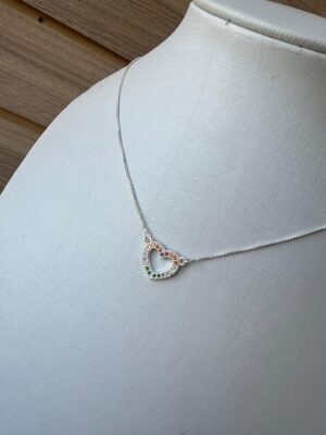 CORDÃO CORAÇÃO ZIRCÔNIAS COLORIDAS EM PRATA 925